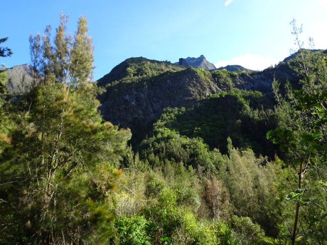 En s'élevant, on profite de beaux panoramas