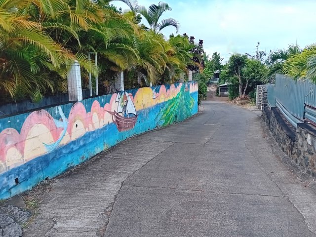 Le Chemin Duguet qui traverse des zones habitées permet de sympathiques rencontres