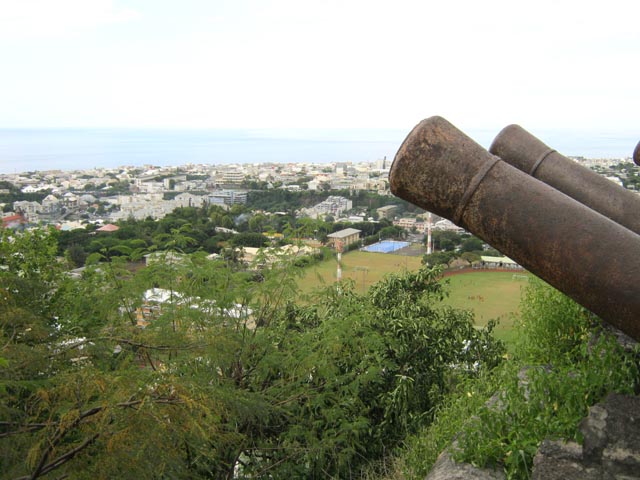 Le stade de la Redoute et Saint-Denis au point de vue des 4 canons