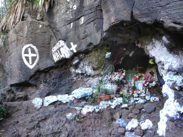 Courte halte à la grotte de la source Kalla