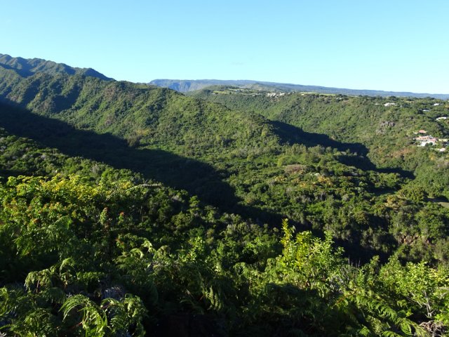 De l'autre côté, c'est jusqu'au Grand Bénare que porte la vue