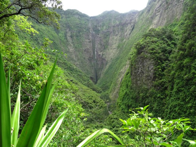 En s'approchant encore, c'est le filet d'eau qu'on devine