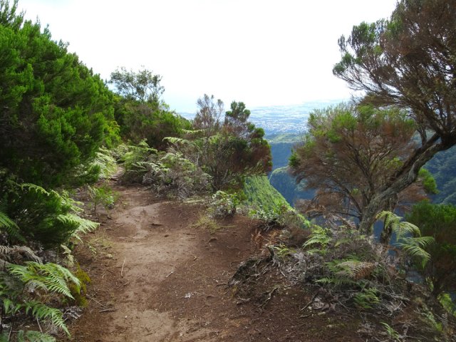 Beau point de vue en bordure de sentier