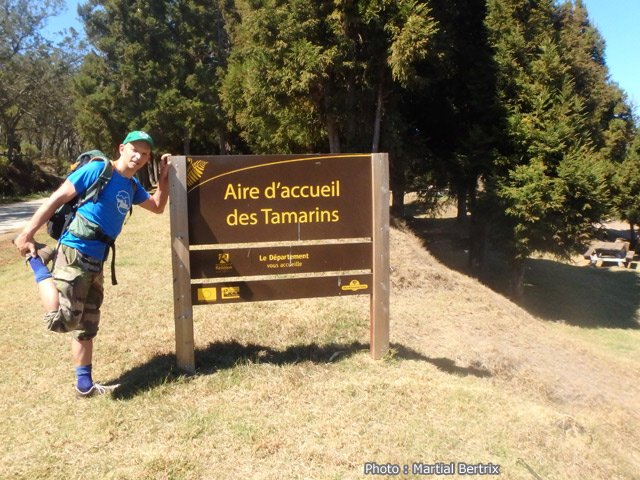 Quelques étirements avant d'entamer les 1500 m de D+ restants