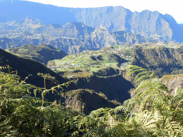 Panoramas grandioses sur le cirque depuis le circuit violet
