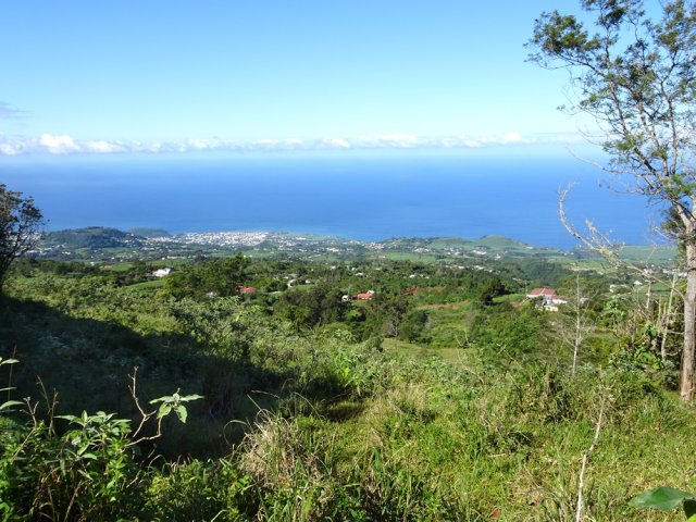 Larges panoramas sur Saint-Joseph sur la gauche
