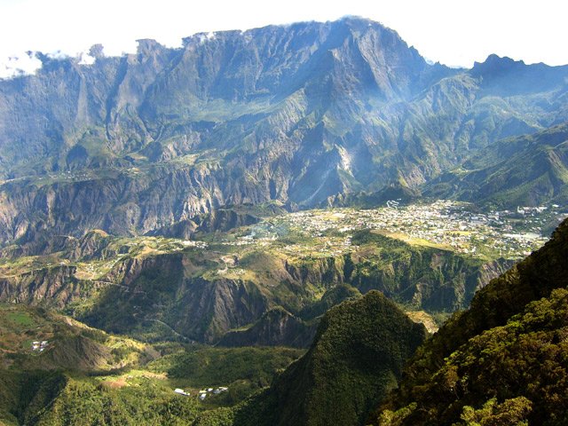 On y a également de beaux points de vue sur tout le Cirque de Cilaos