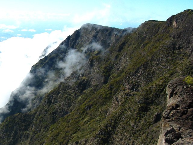 Une idée de la pente du rempart très difficilement franchissable