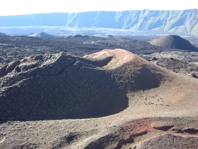 D'autres cratères un peu partout
