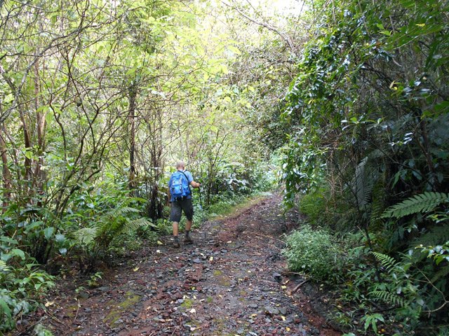 La piste qui mène à d'autres réserves d'eau est facile malgré quelques fortes pentes