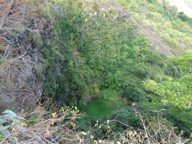 Le même bassin depuis le belvédère. Prudence avec les enfants