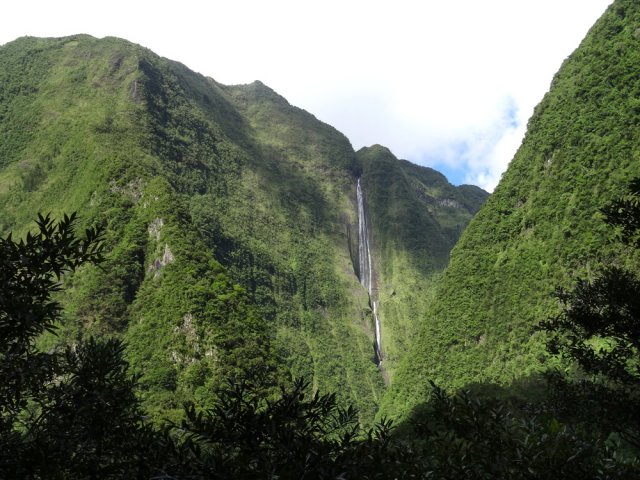 La cascade Blanche vue depuis le pisse en l'air de la route de Salazie