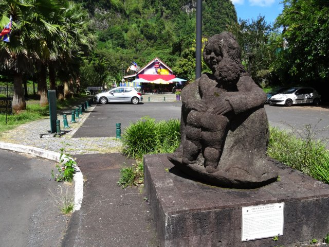 La statue d'Eva près du parking de l'Escalier