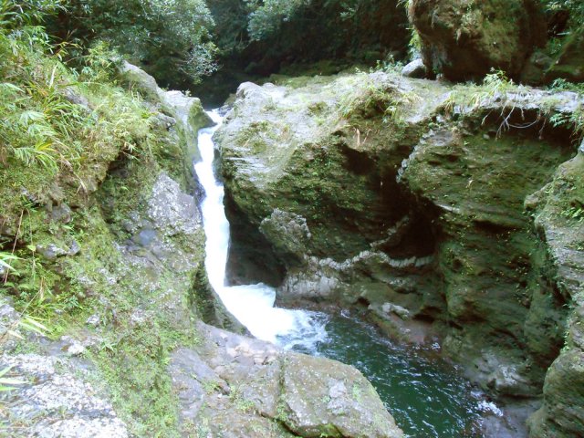 La dernière cascade du Bras de Caverne avant sa jonction avec la Ravine Blanche