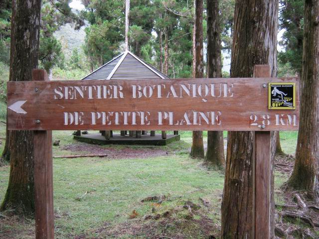Départ de la boucle du sentier botanique de la Petite Plaine