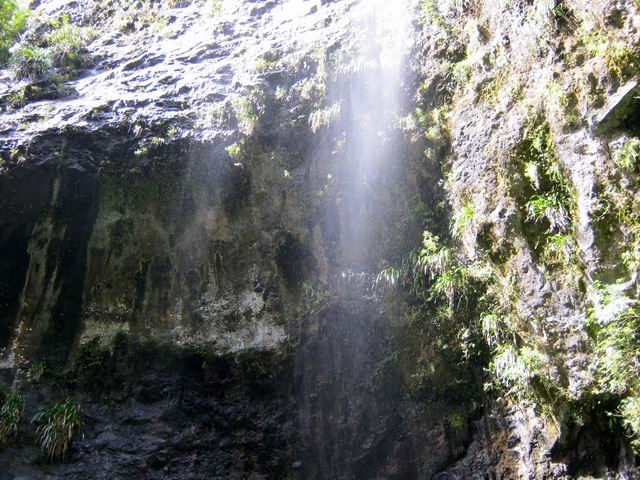 Un beau pisse en l'air à l'entrée des gorges