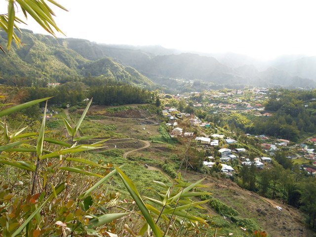 Premiers points de vue sur Hell Bourg en début de montée