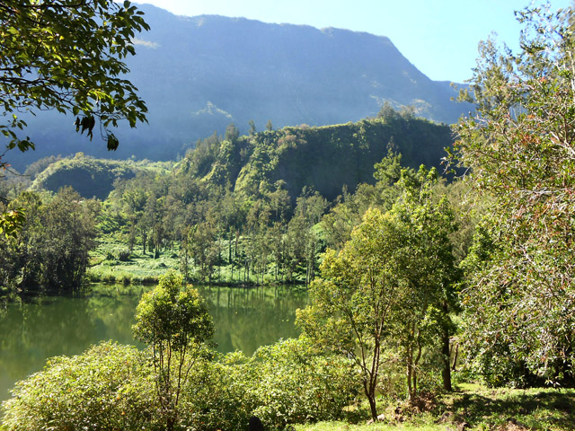 La Mare à Poule d'Eau depuis les ruines
