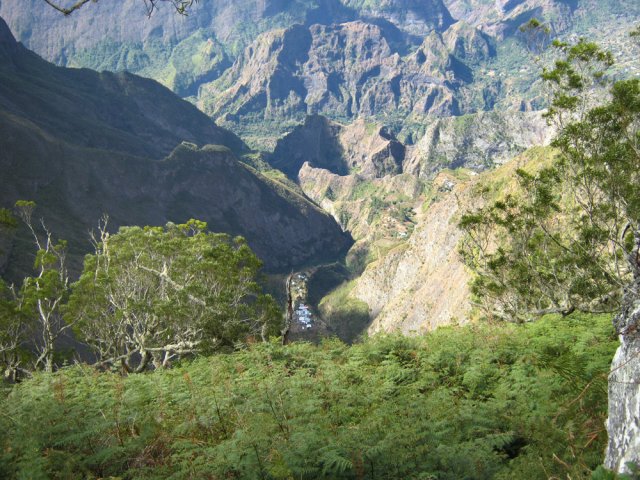 Du Piton des Orangers, on aperçoit huit îlets du cirque