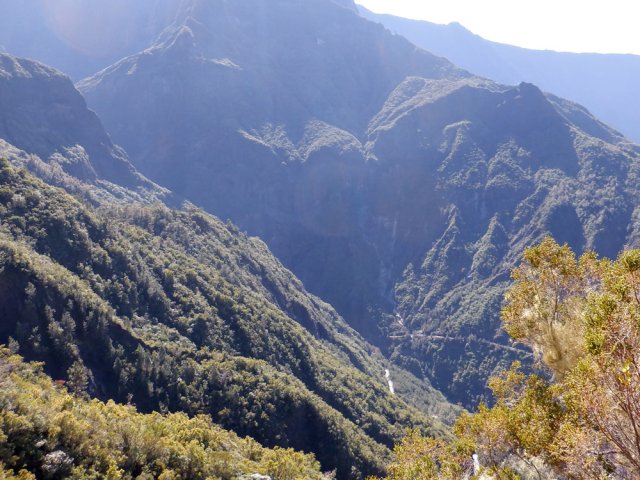 Point de vue sur la vallée du Bras Rouge et le Piton des Neiges