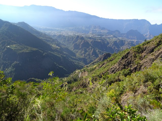 Large panorama sur Cilaos et le Dimitile