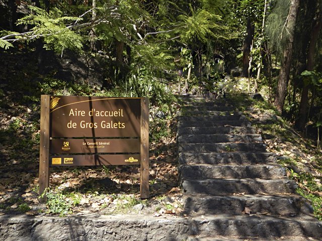Le repère pour stationner pour lez marcheurs ayant des difficultés à repérer l'aire