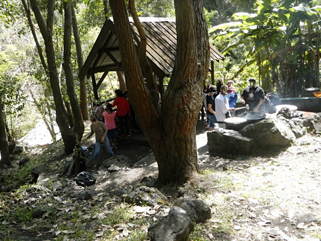 Les kiosques en bord de rivière ont envahis en fin de semaine