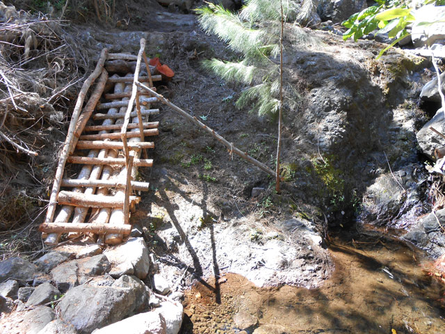 Un des ouvrages rustiques mais authentiques pour passer les obstacles