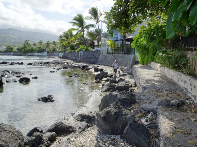 Passage au plus près de l'eau au Parc à Huitres
