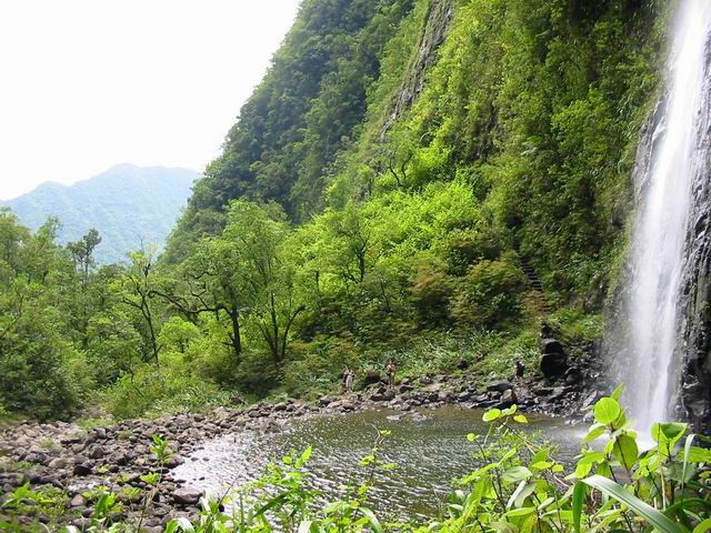 Au pied d'une des cascades du Bras d'Annette