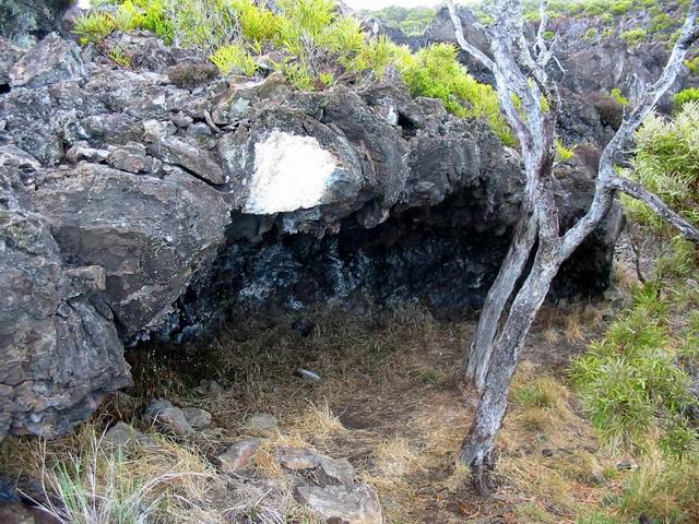 Une des cavernes attribuée au Roi Phaonce
