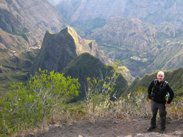 On surplombe longuement le Piton Bérone
