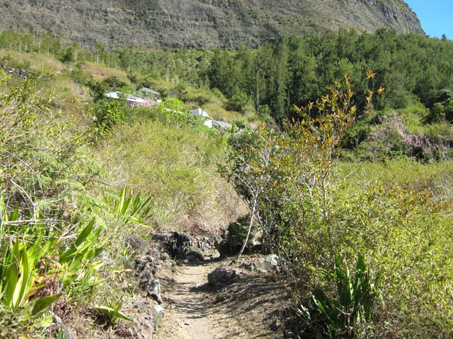 Direction le Bronchard par un sentier agréable