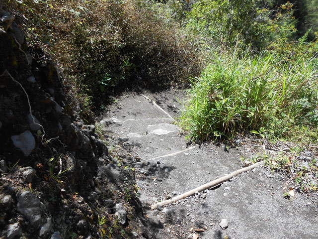 Première plongée vers la Ravine des Calumets. Raide mais court