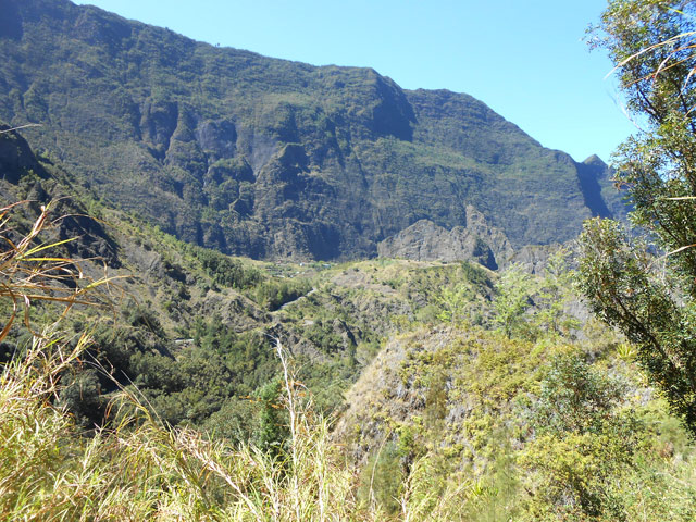 L'Îlet à Calebasse à l'ombre des flancs du Dimitile