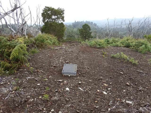Le sentier a disparu sur une centaine de mètres en forte pente