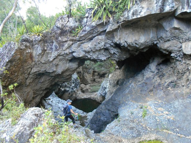 Des bassins se visitent sous la grande arche