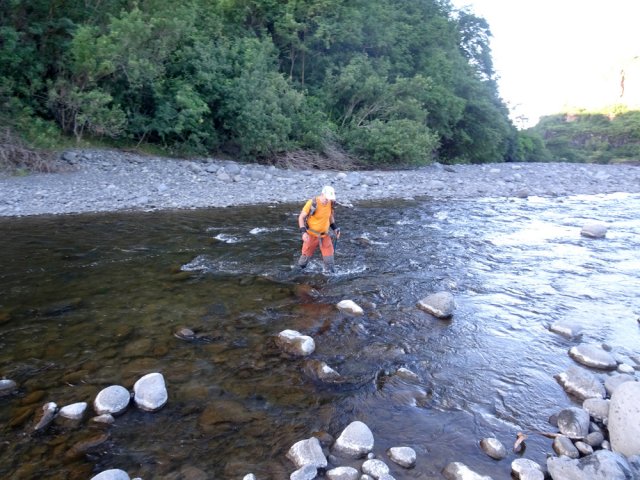 Inutile de chercher à traverser les pieds au sec pour cette vingtaine de traversées