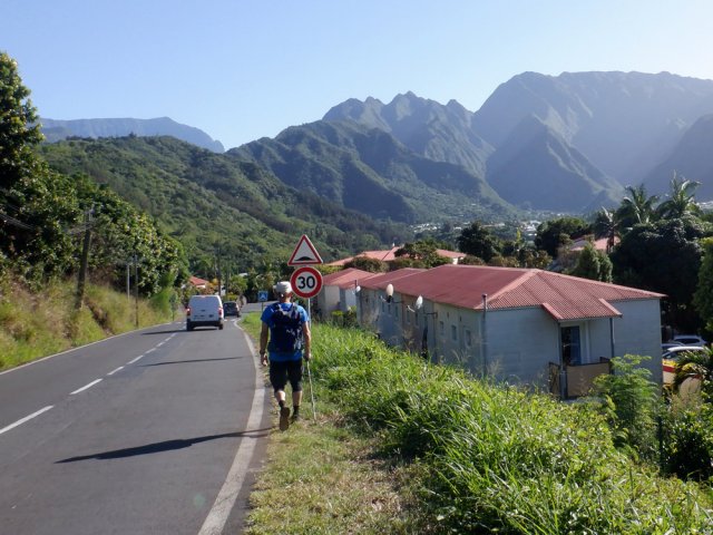 Panoramas exceptionnels depuis l'entrée du village de l'Entre-Deux