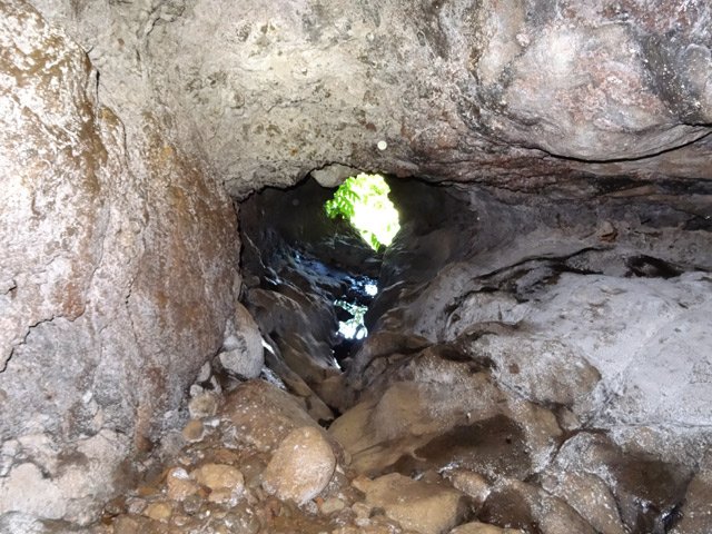 On voit presque toujours l'autre entrée durant le cheminement