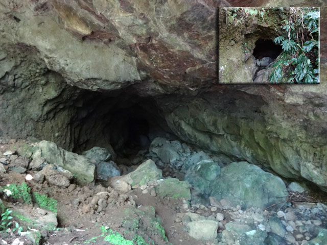 L'entrée principale du long tunnel. (en médaillon, l'autre entrée, proche de la cascade)
