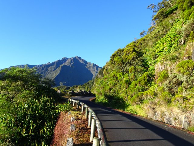 Remontée de la route vers le Col des Bœufs