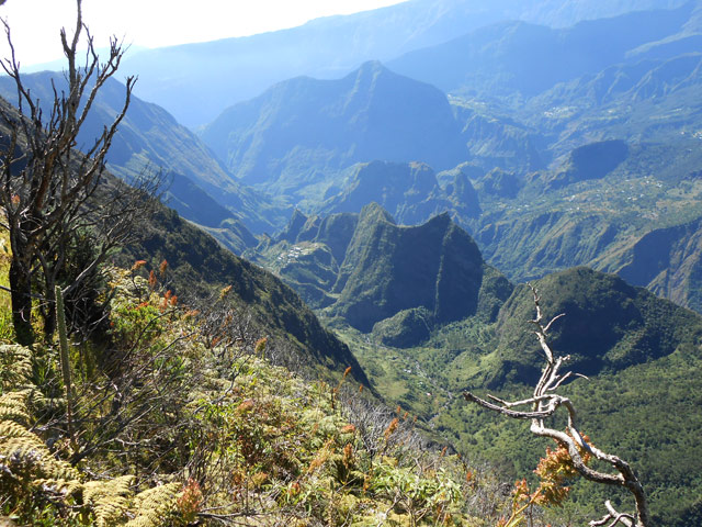 Le Piton Béronne, le Piton Cabris, Grand Place et les Orangers