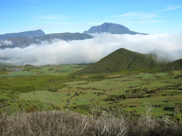 La Plaine des Cafres à l'arrivée des nuages