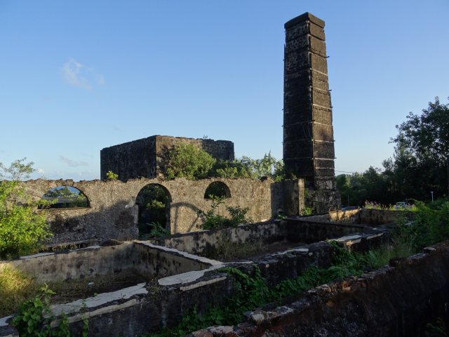 La vieille usine sucrière du Piton Babet