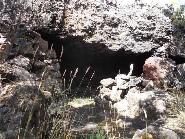 Courte halte à la caverne des Lataniers