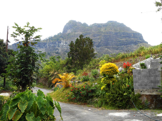 Le Morne de Gueule Rouge en ligne de mire durant la traversée de Palmiste Rouge