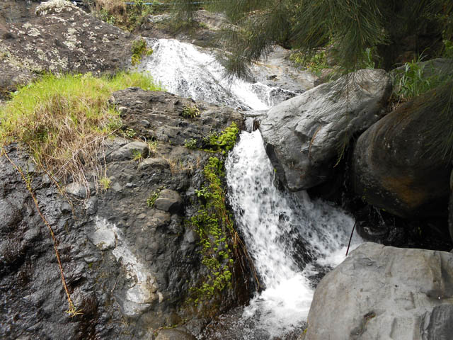 Les petites chutes à deux pas du radier