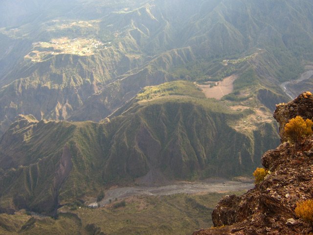 Nombreux points de vue sur le Cirque de Mafate et la Rivière des Galets