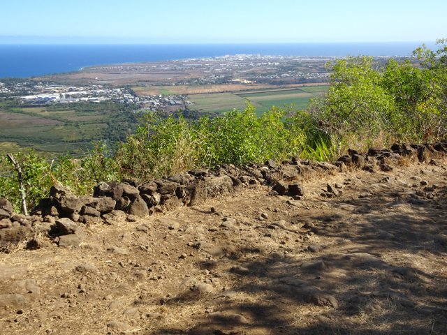 La piste est toujours assez large mais non pavée